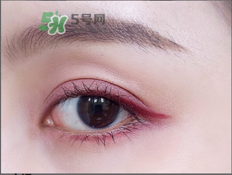 the estee edit眼影膏怎么用？酒紅色眼妝怎么畫