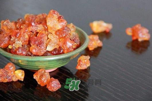 桃膠哪里有賣的？哪里產(chǎn)的桃膠最好