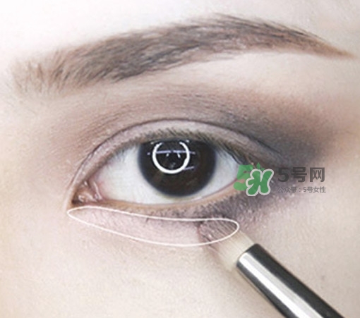 煙熏妝怎么畫(huà)？煙熏妝的畫(huà)法步驟圖解