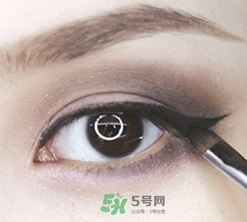 煙熏妝怎么畫(huà)？煙熏妝的畫(huà)法步驟圖解