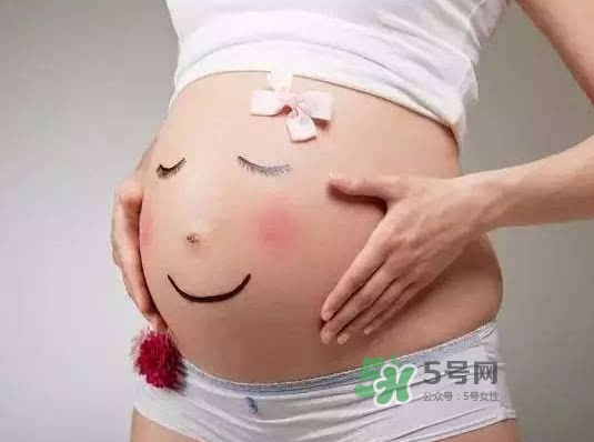 孕期為什么會(huì)水腫？孕期手腳腫怎么辦？