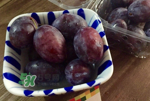 新鮮西梅好吃嗎？新鮮西梅什么味道