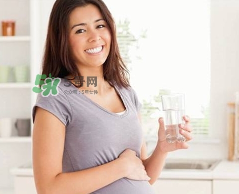 孕期為什么會(huì)水腫？孕期手腳腫怎么辦？
