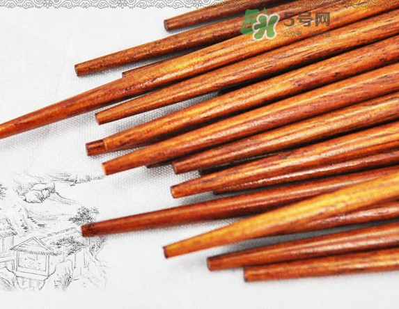 木筷子可以放消毒柜嗎？木筷子和竹筷子哪個好