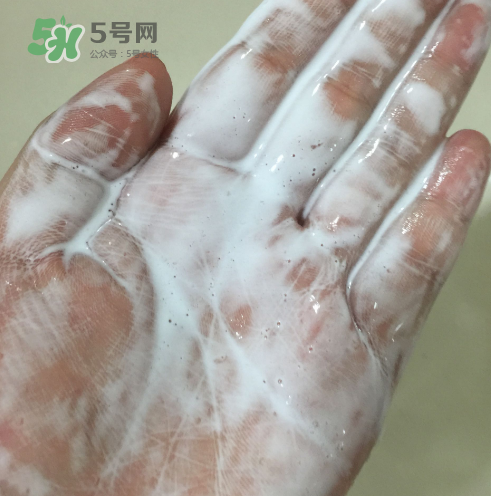 理膚泉潔面啫喱怎么樣？理膚泉潔面啫喱好用嗎？