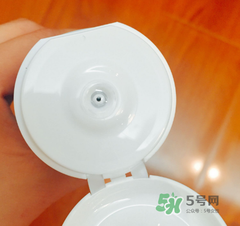 理膚泉潔面啫喱怎么樣？理膚泉潔面啫喱好用嗎？