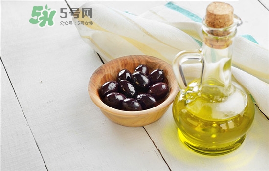 油性皮膚可以用橄欖油嗎？橄欖油擦臉有什么好處？