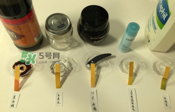 hr黑繃帶對(duì)痘痘有用嗎？赫蓮娜黑繃帶面霜使用心得