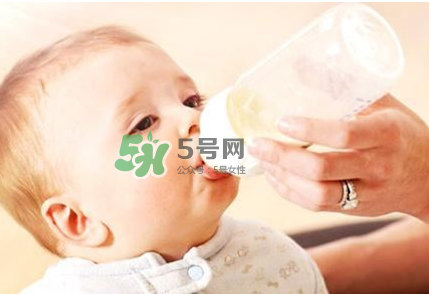 母乳和奶粉能混在一起吃嗎？母乳和奶粉混合喂養(yǎng)好嗎？