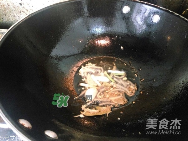 金鯧魚是海魚嗎？金鯧魚的刺多嗎？