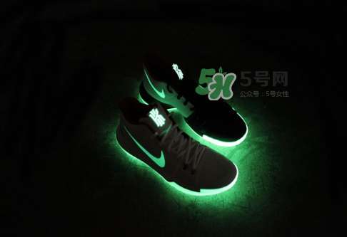歐文中國(guó)行同款夜光鴛鴦kyrie 3怎么樣？耐克夜光鴛鴦kyrie 3測(cè)評(píng)