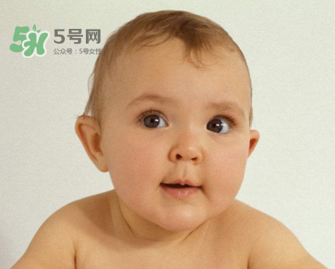 寶寶近視有什么癥狀？寶寶近視有什么表現(xiàn)？