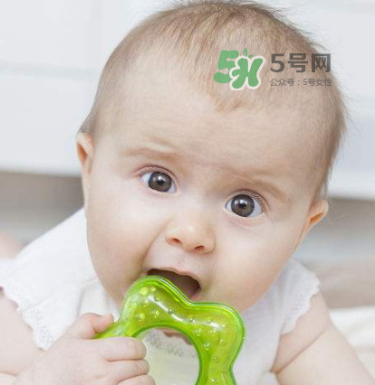 寶寶近視有什么癥狀？寶寶近視有什么表現(xiàn)？