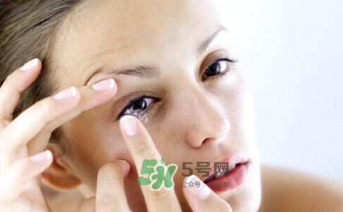 配個(gè)隱形眼鏡多少錢？隱形眼鏡日拋多少錢
