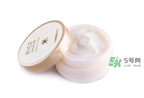 VE膠囊可以直接涂臉嗎？VE膠囊擦臉有什么效果？