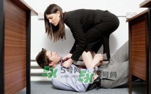 為什么女性遇到性騷擾都選擇容忍？如何懲治性騷擾者？