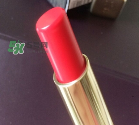 嬌蘭親親唇膏白管和黑管哪個(gè)好？嬌蘭白管和黑管區(qū)別