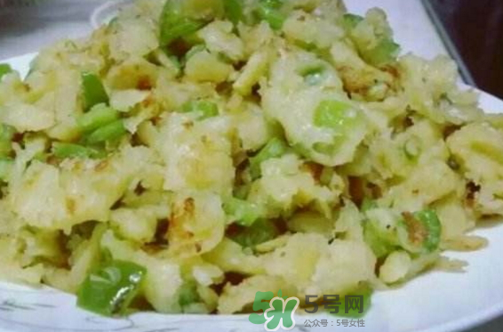 辣椒和面怎么炒？干辣椒面怎么做好吃？
