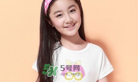 14歲女生胸部變大是正常的嗎？14歲女生的胸多大正常？
