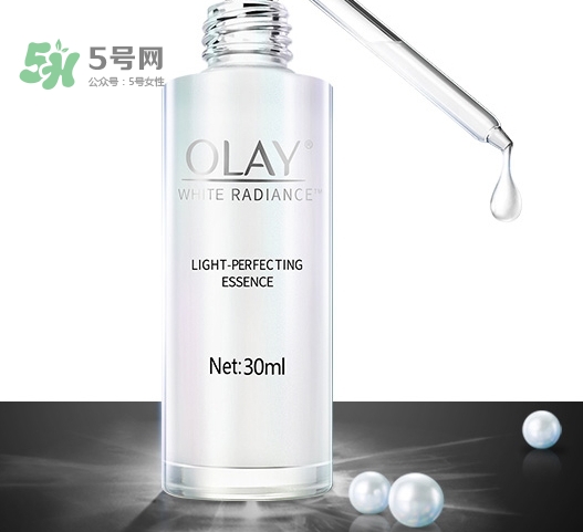 olay玉蘭油小白瓶小綠瓶哪個(gè)好？olay小白瓶小綠瓶區(qū)別