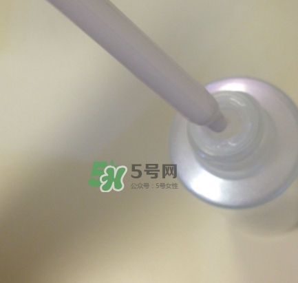 olay玉蘭油小白瓶小綠瓶哪個(gè)好？olay小白瓶小綠瓶區(qū)別