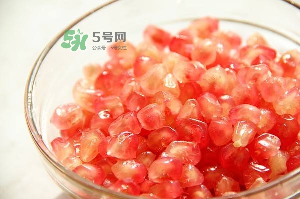 石榴不能和什么一起吃？石榴哪些人不能吃？