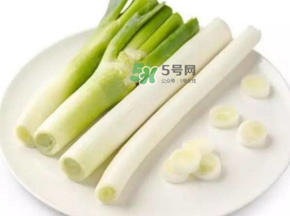 大蔥怎么切不辣眼睛？大蔥怎么做好吃
