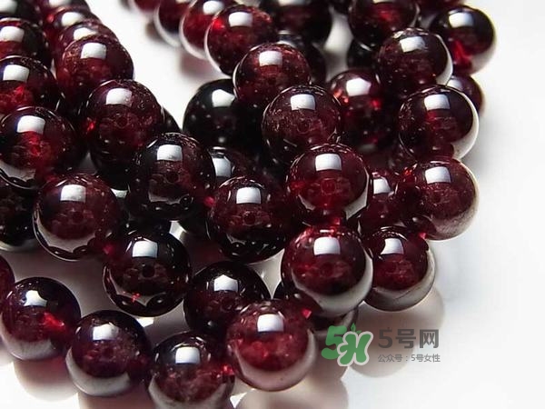 石榴石是什么做的？石榴是是怎么形成的？