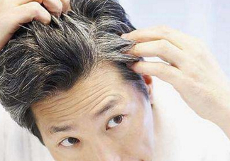 頭發(fā)白是什么原因引起的？頭發(fā)白吃什么能變黑？