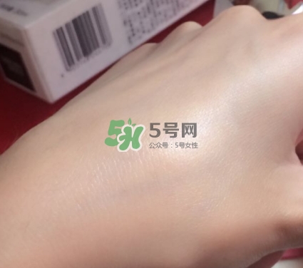 olay小白瓶會長毛嗎？olay小白瓶長黑毛是怎么回事？