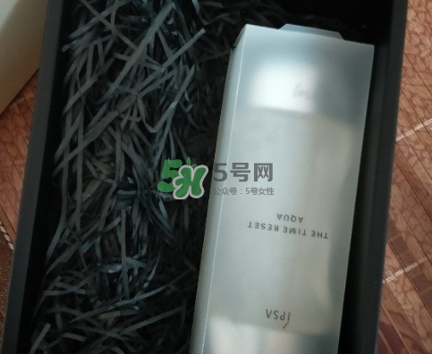 ipsa流金水是玻璃瓶嗎？流金水是塑料的嗎