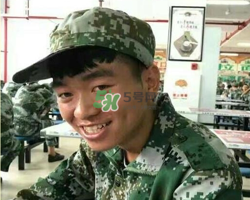 神似王寶強大一新生是誰？神似王寶強大一新生叫什么名字？
