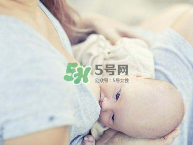 母乳喂養(yǎng)會(huì)積食嗎？純母乳喂養(yǎng)的寶寶會(huì)積食嗎？