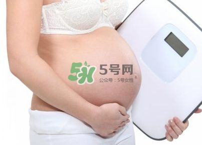 臍帶繞頸是什么原因造成的？臍帶繞頸是多休息還是多運(yùn)動(dòng)？