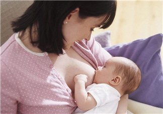 母乳喂養(yǎng)會(huì)積食嗎？純母乳喂養(yǎng)的寶寶會(huì)積食嗎？