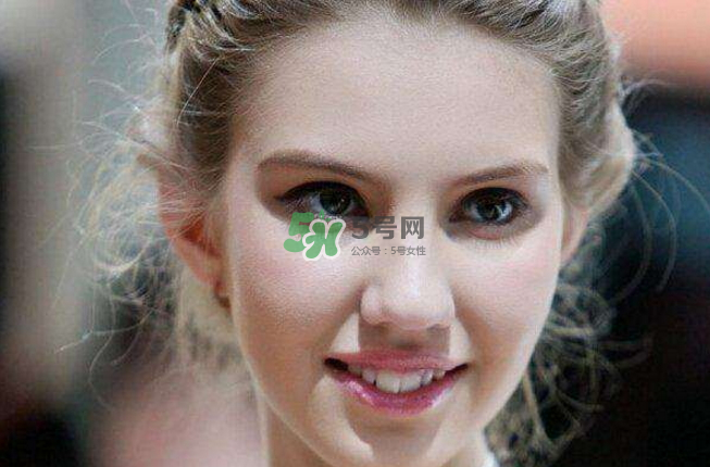 眼霜會(huì)導(dǎo)致脂肪粒嗎？怎么選擇適合自己的眼霜？