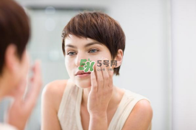 眼霜會(huì)導(dǎo)致脂肪粒嗎？怎么選擇適合自己的眼霜？