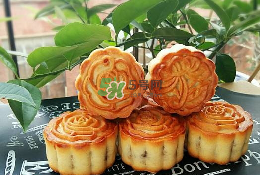 五仁月餅里的紅綠絲是什么？五仁月餅里面有什么？