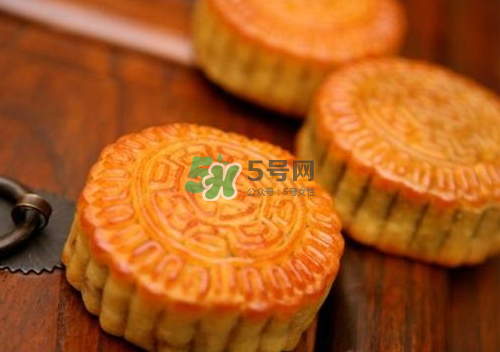 廣式月餅為什么硬？月餅皮發(fā)硬怎么辦？