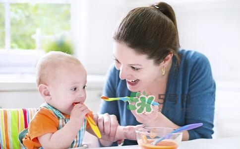 一歲后的寶寶如何喂養(yǎng)？寶寶喝牛奶好嗎？