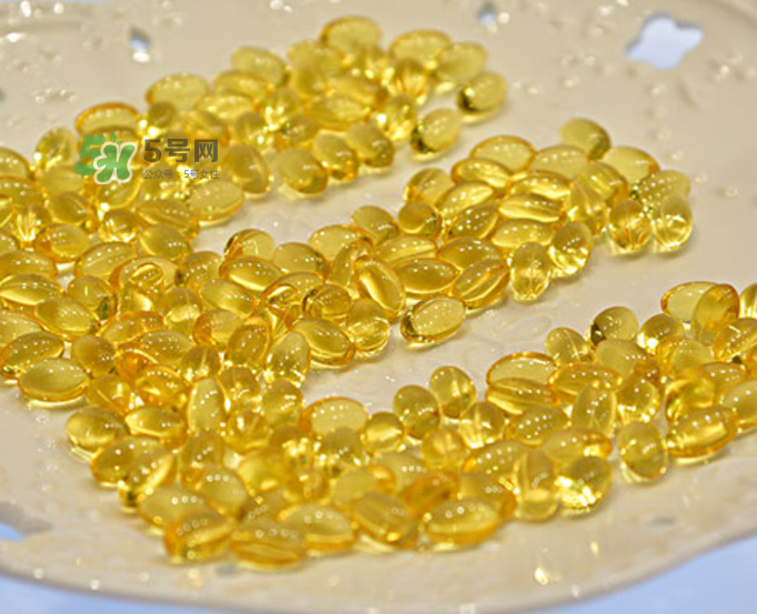 魚肝油可以和鈣一起吃嗎？魚肝油可以和奶粉一起吃嗎？