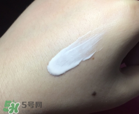自然堂粉紅素顏霜怎么用？自然堂粉紅素顏霜使用心得