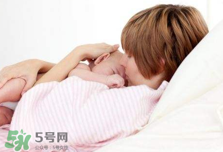 哺乳期來(lái)例假奶水會(huì)變少嗎？哺乳期來(lái)月經(jīng)奶水減少怎么辦？