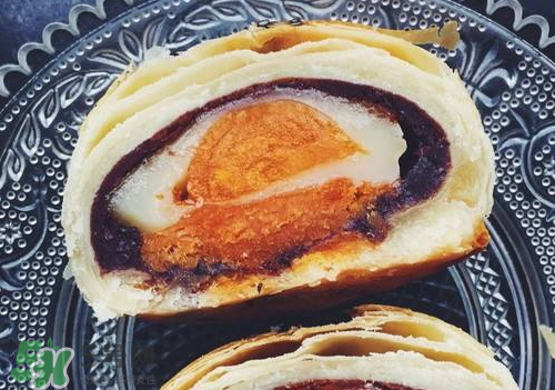 為什么蛋黃酥的皮很硬？蛋黃酥油皮太硬怎么辦？
