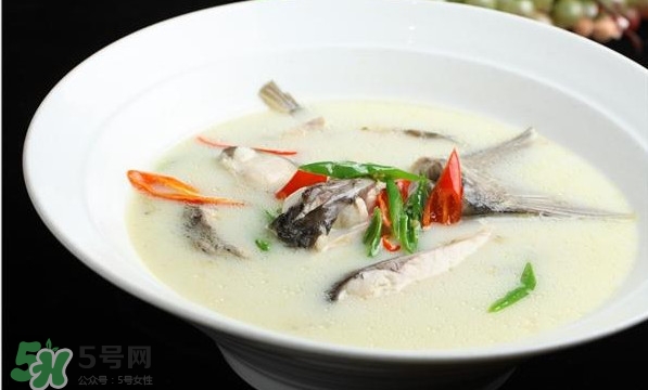 孕婦鯽魚湯可以放姜嗎？孕婦鯽魚湯能放料酒嗎？