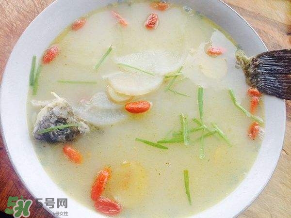 鯽魚湯怎么去腥味？鯽魚湯熬多長時(shí)間最好？