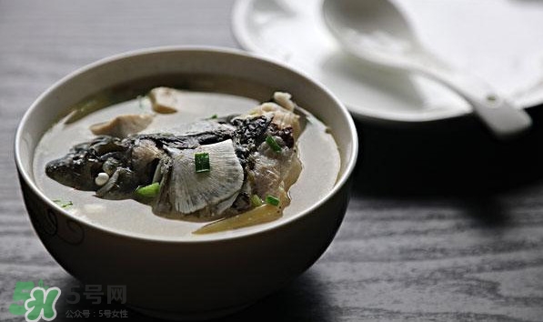 孕婦鯽魚湯可以放姜嗎？孕婦鯽魚湯能放料酒嗎？