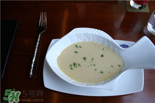 鯽魚湯怎么去腥味？鯽魚湯熬多長時(shí)間最好？