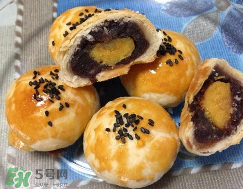 蛋黃酥用什么面粉？蛋黃酥能用低筋面粉嗎？