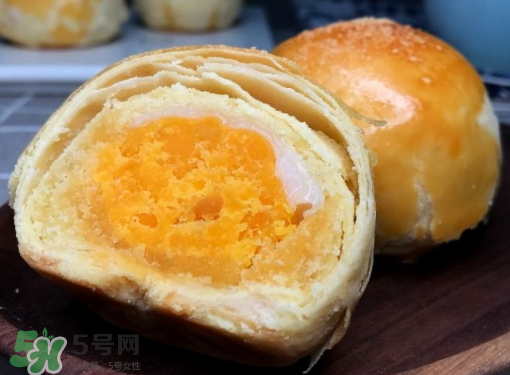 蛋黃酥可以用黃油嗎？蛋黃酥用豬油還是黃油？
